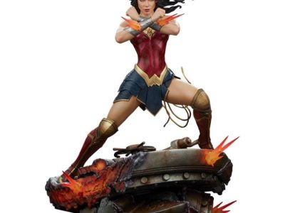 Wonder Woman: Saving the Day