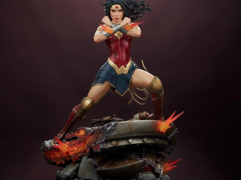 Wonder Woman: Saving the Day